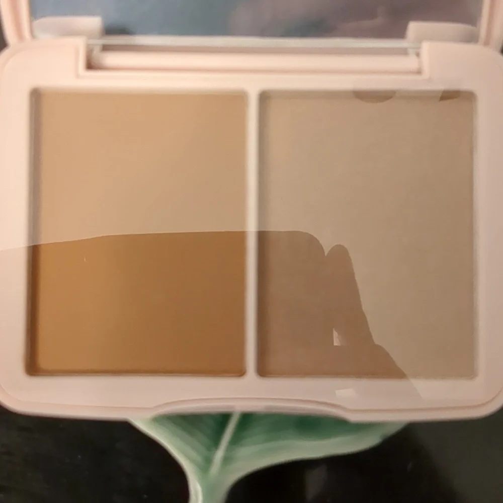 Matte Bronzer And Shimmer Duo